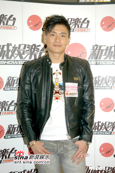 组图：黄宗泽南区艺术大汇演吴日言俯首认罪