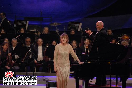 图文：曼托瓦尼轻音乐团北京首演--感染歌迷