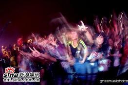 组图：迷笛音乐节第二天现场持续火爆气氛(2)