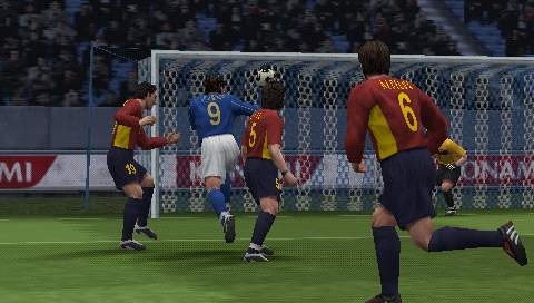 PSP版《实况足球9》最新清晰画面(2)_游戏新