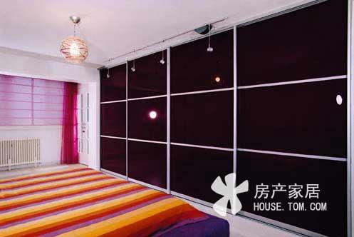 房间欧式柜子推拉门效果图
