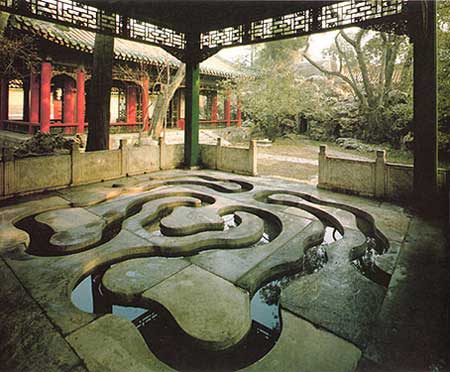 宁寿宫花园(后称乾隆花园)   宁寿宫花园(后称乾隆花园)位于北京故宫