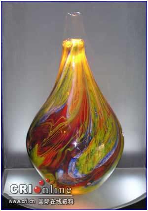 组图:十四款精致琉璃饰品--孔雀花瓶