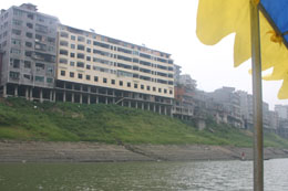 东资西进瓜分房产蛋糕泡沫风险时时闪现