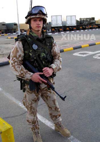 图文:捷克防化兵在科威特城执勤