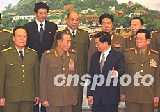 文:胡锦涛会见朝鲜国防委员会第一副委员长赵明禄