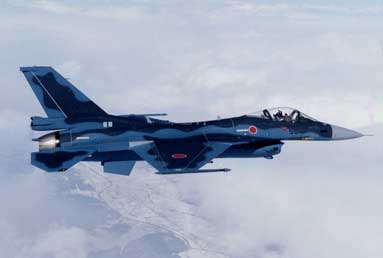 日本F2战斗机在三泽基地执行警戒战备任务(图