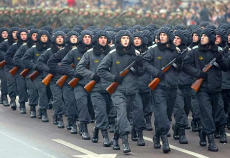 乌克兰首都基辅举行解放60周年盛大阅兵式