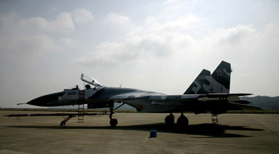 组图：SU-27战机近距离接触(上)