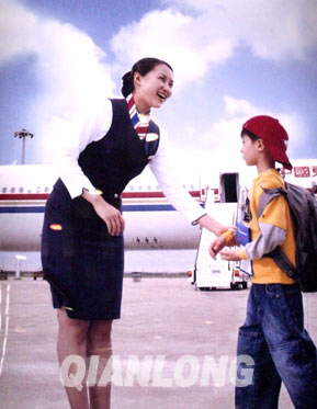 航空公司招贴美女对对碰：未睹先闻三分笑(图)