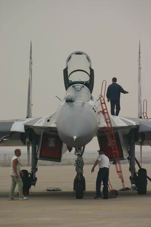 图文：英雄风范——SU-27SMK侧位战斗机(11)