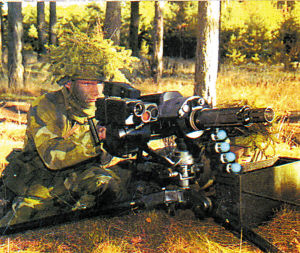 美国"打击者"mk47自动榴弹发射器