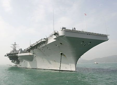 美国林肯号航母战斗群抵达香港过圣诞节(组图)