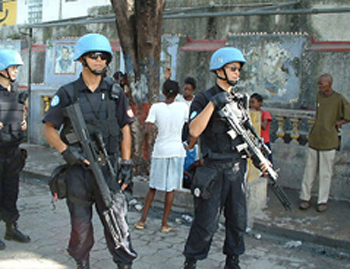 中国驻海地维和警察获联合国和平勋章(附图)