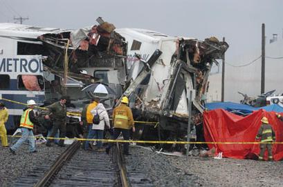 美国列车相撞逾210人死伤疑为自杀者制造事故