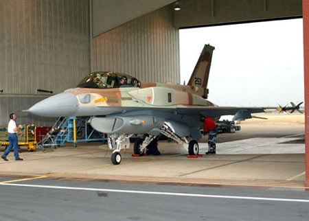洛-马公司希望向印度出售F-16战斗轰炸机(组图)
