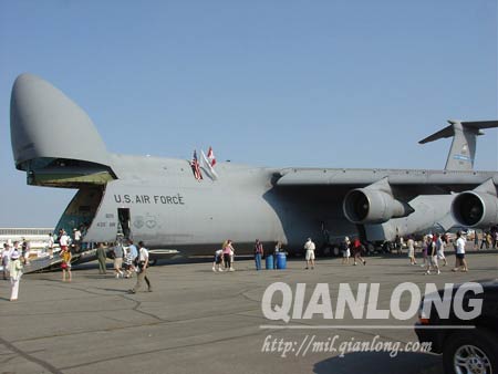 中国军事爱好者零距离接触美国空军(组图)