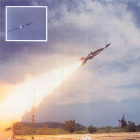 台湾成功试射雄风III超音速反舰导弹(附图)