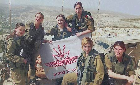 巾帼英雄：世界各国女兵的魔鬼训练(组图)