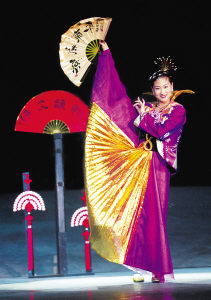 特写：军中女魔术师闪亮世界魔坛(附图)
