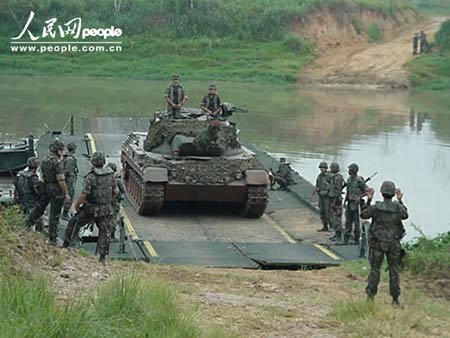 组图:巴西陆军装甲战斗车辆(2)