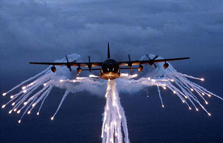 美国空军实施C-130飞机改型计划(组图)