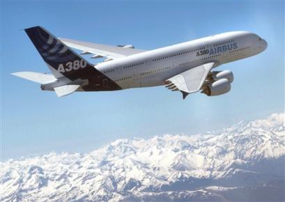 世界最大客机空客A380顺利完成首飞(图)