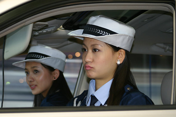 图文：现代撒娇女警
