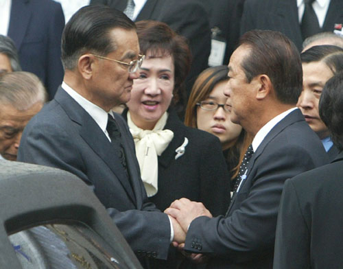台湾县市长选举国亲龃龉蓝军整合坎坷艰难