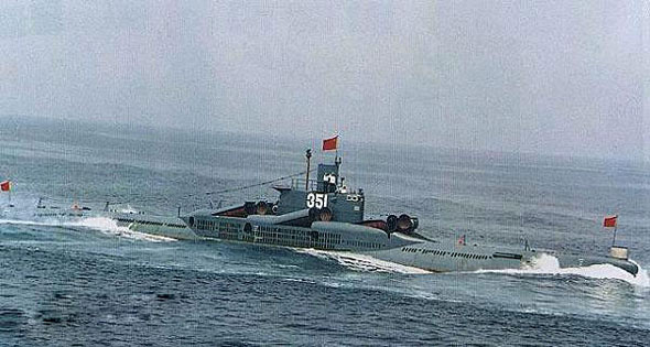 图文：中国武汉级常规导弹潜艇出航