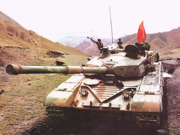 图文：中国98式主战坦克猛图(3)