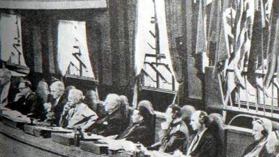 图文：1946年，远东国际军事法庭11位法官坐席