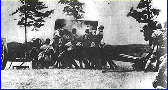 图文：1937年7月7日，日军开枪开炮猛轰卢沟桥