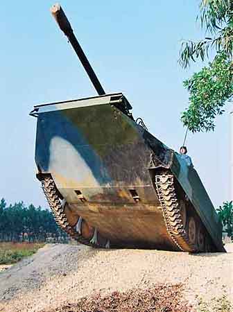 广州军区两栖机械化步兵师形成战斗力全过程