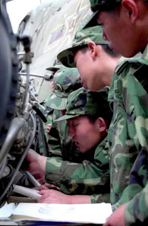 中国陆军航空兵士官队伍成为飞行保障一线主力