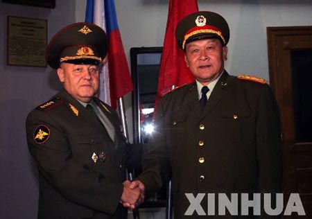 组图：中俄两军总参谋长就军演进行战略磋商