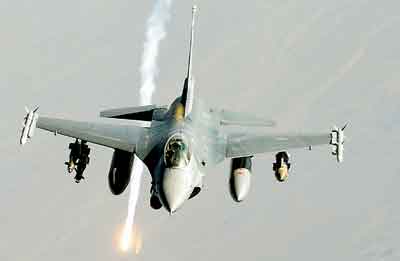 台湾升级F-16战机欲突破大陆沿海防御(附图)