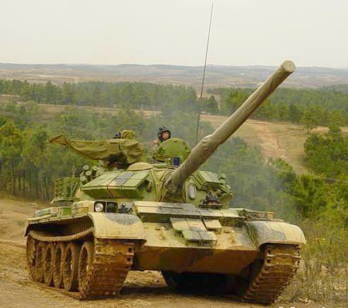 中国陆军59d改型主战坦克点击此处查看全部军事图片2005年8月11日,在