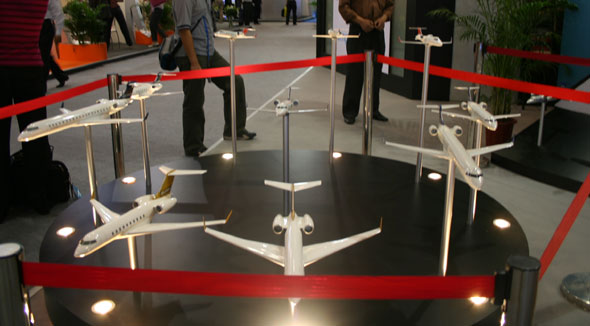 图文：庞巴迪展台的各种支线客机模型