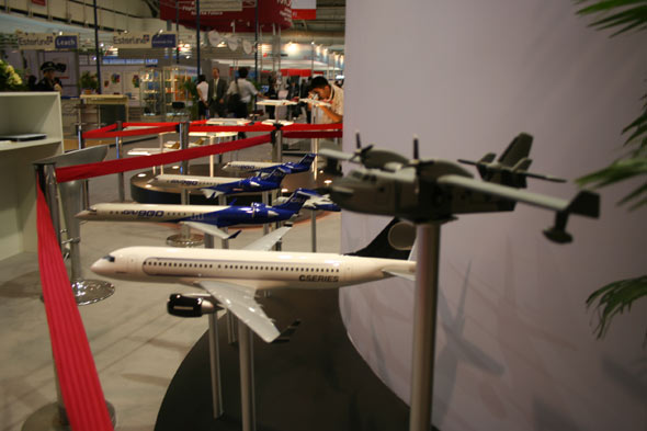 图文：庞巴迪宇航集团CRJ系列支线客机模型