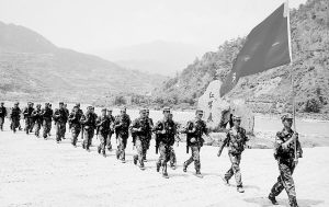 “校训，激励我们向上”(图)