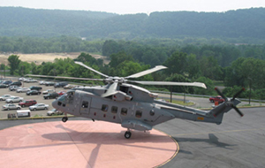 美国首架VH-71A总统直升机试验机开始训练(图)