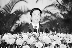 神舟六号载人航天飞行先进事迹报告会摘要(1)