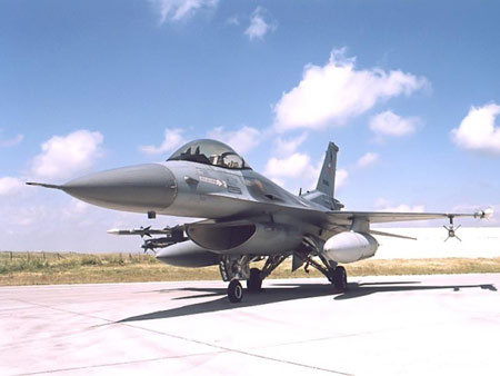 ʱսԷԱ̸F-16ص(ͼ)