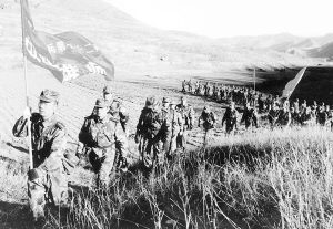 河北某预备役炮兵师进行冬季适应性训练(附图)
