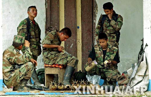 哥伦比亚政府军与游击队激战40多人死亡(附图)