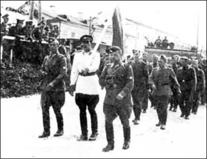 前苏联将军被俘叛变帮助纳粹拼凑俘虏部队(图)