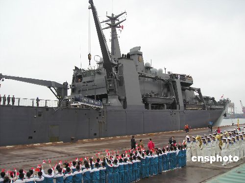 新加坡军舰结束对南海舰队的访问启程回国(图)