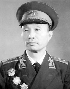 军史回眸：张爱萍上将第一次操舰(附图)