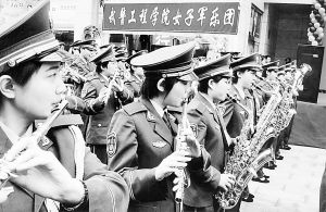 育人：校园文化建设的重要功能